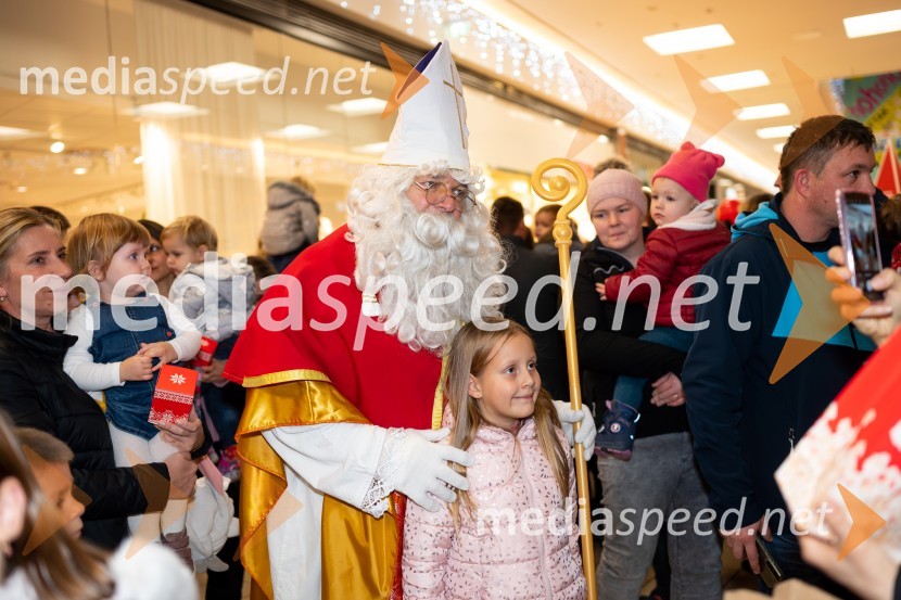 Miklavž obdaril otroke v Citycentru Celje, 2022