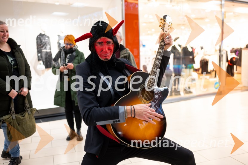 Miklavž obdaril otroke v Citycentru Celje, 2022