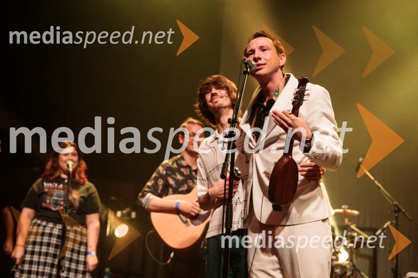  ... ;  Robert Petan, glasbenikIzštekanih 10, 2022