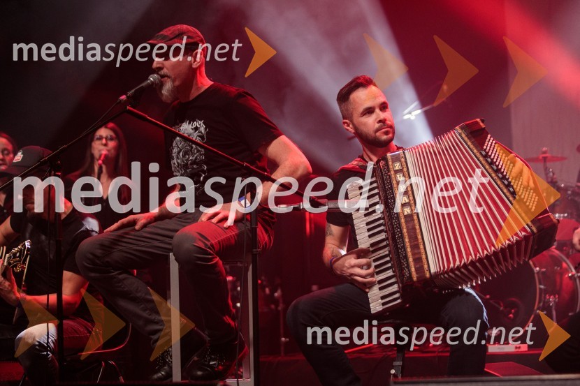  Leon Štrakl, skupina Dežurni krivci;  ... Izštekanih 10, 2022