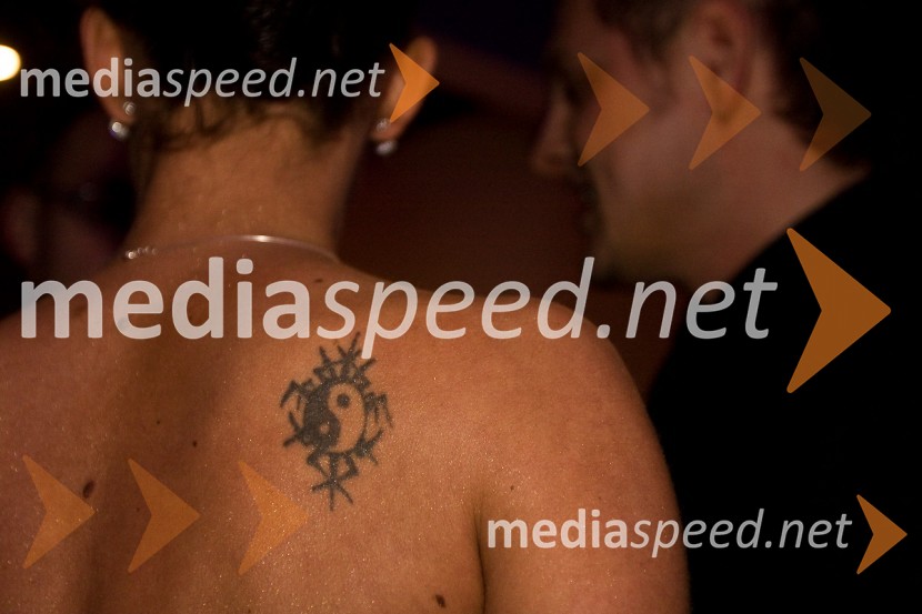 Tatoo Tamare Popovič, manekenke in Miss Planeta 2008Diamanti, podelitev glasbenih nagrad