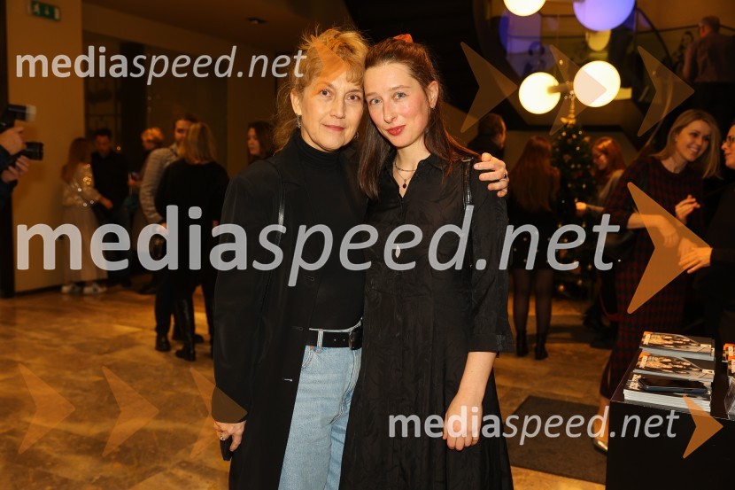  Barbara Hieng Samobor, direktorica in umetniška vodja MGL;  ... Neznanec, premiera v MGL Ljubljana