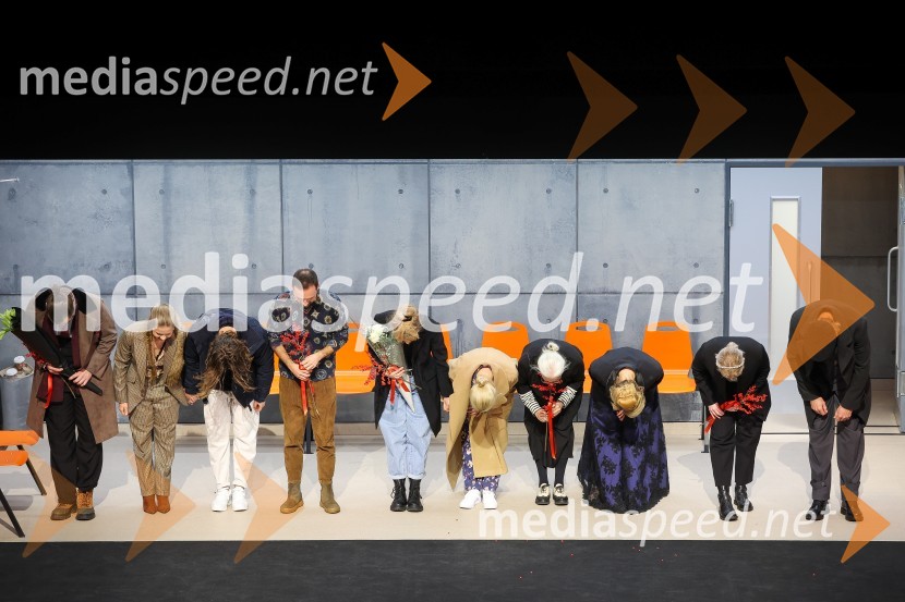  Gal  Oblak, igralec ;  Ana Pavlin, igralka;   Filip Štepec, AGRFT;  Darjan Mihajlović Cerar, scenograf;  Barbara Hieng Samobor, direktorica in umetniška vodja MGL;  Tjaša  Železnik, igralka;  Bjanka Adžić Ursulov, kostumografinja;  Mojca Funkl, igralka;  Eva Mahkovic, dramaturginja;  Boris  Kerč, igralecNeznanec, premiera v MGL Ljubljana