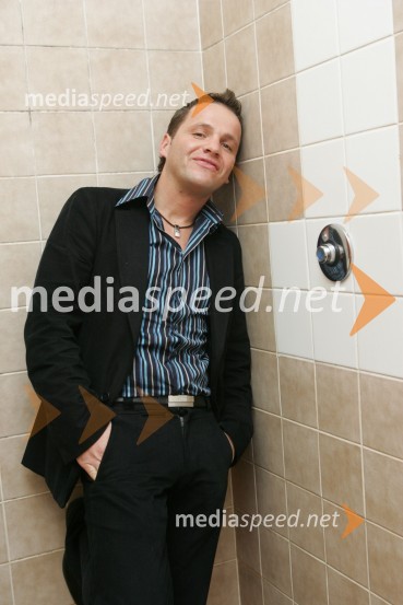 Jani Pavec, skupina Atomik HarmonikRazglasitev Slovenca leta 2005 Nedeljskega dnevnika