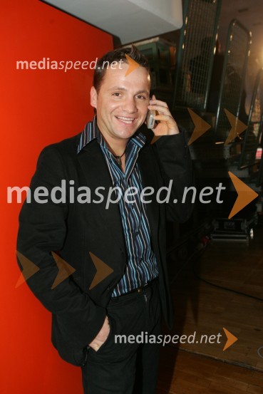 Jani Pavec, skupina Atomik HarmonikRazglasitev Slovenca leta 2005 Nedeljskega dnevnika