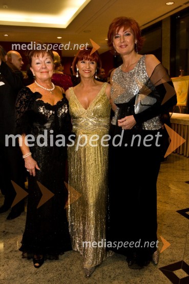 Tjaša Andree Prosenc, odvetnica, Maruša Glavan, direktorica podjetja Manet in Darinka Pavlič Kamien, vodja službe za odnose z javnostmi pri Telekomu SlovenijaVeliki rotarijski ples 2009