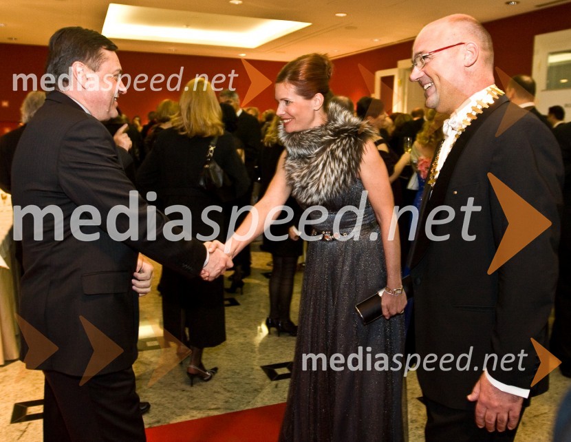 Zoran Jankovič, župan Ljubljane in Aleš Jenčič, predsednik Rotary kluba Ljubljana s soprogoVeliki rotarijski ples 2009