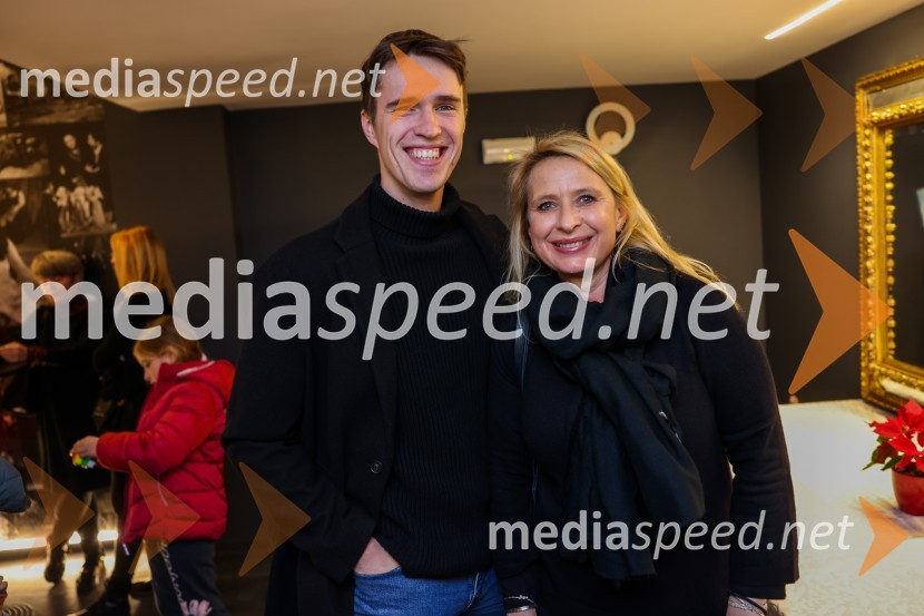  Urban Kuntarič, igralec;  Tatjana Doma, dramaturginja SLG CeljeMala Eli, premiera predstave za najmlajše v SLG Celje