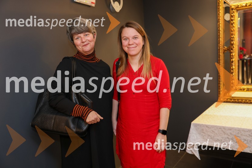  Mojca Redjko, samostojna kulturna delavka;  Mateja Kokol, režiserkaMala Eli, premiera predstave za najmlajše v SLG Celje