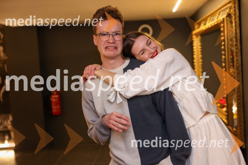  Žan Brelih Hatunić, igralec;  Lucija Harum, igralka, pevkaMala Eli, premiera predstave za najmlajše v SLG Celje