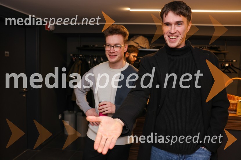  Žan Brelih Hatunić, igralec;  Urban Kuntarič, igralecMala Eli, premiera predstave za najmlajše v SLG Celje