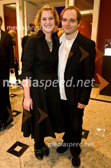 Andraž Kržič, filmar, slikar in glasbenik, dobitnik štipendije Rotary kluba Ljubljana s prijateljicoVeliki rotarijski ples 2009