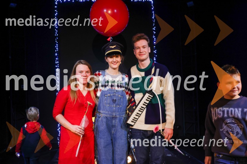  Mateja Kokol, režiserka;  Lucija Harum, igralka, pevka;  Žan Brelih Hatunić, igralecMala Eli, premiera predstave za najmlajše v SLG Celje