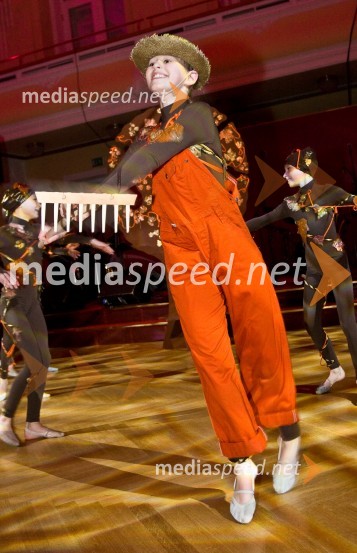 Nastop Plesne šole KazinaVeliki rotarijski ples 2009