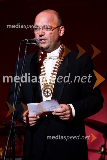 Aleš Jenčič, predsednik Rotary kluba LjubljanaVeliki rotarijski ples 2009