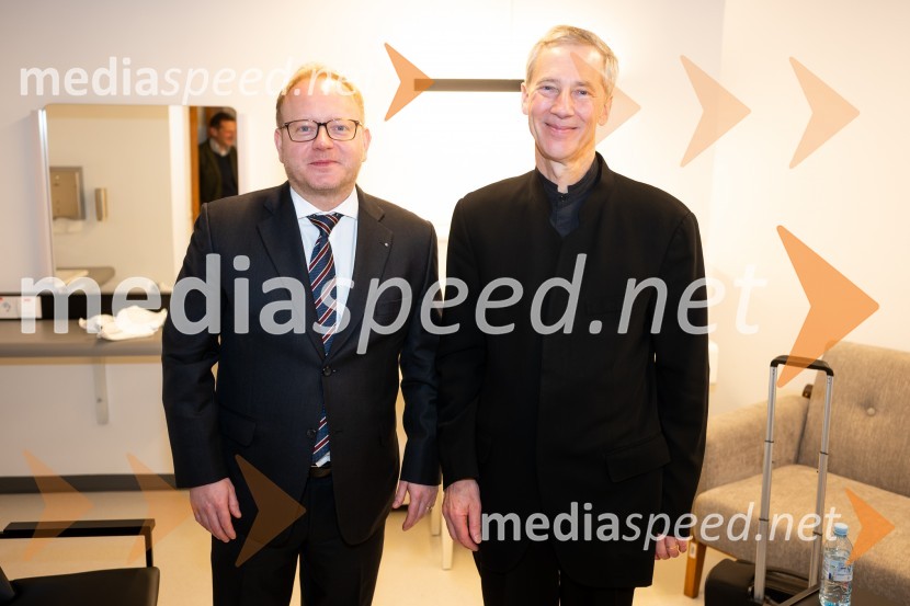  ... ;  Robert King, dirigentThe King´s Consort, koncert v Cankarjevem domu