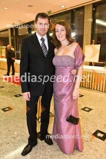 Emil Marinšek, direktor podjetja Maremico in lastnik blagovne znamke Lectus s soprogoVeliki rotarijski ples 2009