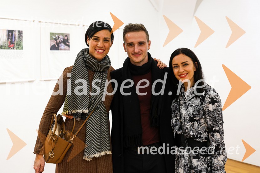  Zala Andrina Razinger, sekretariat, Slovenski konzularni zbor;  ... ;  ... Odprtje razstave Neznosna lahkost bivanja v Galeriji Miklova hiša