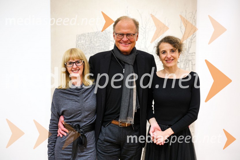  Mateja Bertoncelj, novinarka, Finance;  Janez  Škrabec, direktor Riko d.o.o.;  Polona Lovšin, vodja komunikacij, Riko d.o.o.Odprtje razstave Neznosna lahkost bivanja v Galeriji Miklova hiša