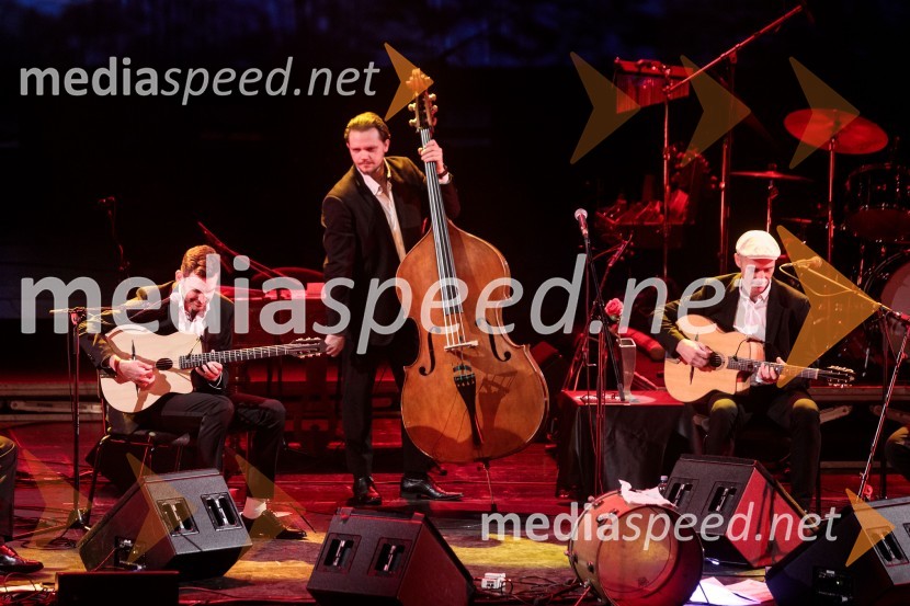  Teo Collori, glasbenik, Momento Cigano;  Jošt Lampret, glasbenik, Momento Cigano;  Metod Banko, pevec, kitarist, Momento CiganoVlado Kreslin: Vse se da, tradicionalni koncert v Cankarjevem domu