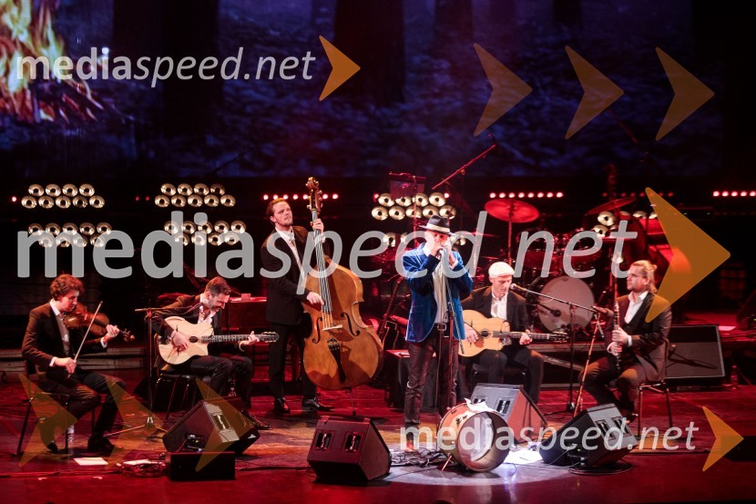  Matija Krečič, violinist in skadatelj, Momento Cigano;  Teo Collori, glasbenik, Momento Cigano;  Jošt Lampret, glasbenik, Momento Cigano;  Vlado Kreslin, glasbenik;  Metod Banko, pevec, kitarist, Momento Cigano;  Matej Kužel, glasbenik, Momento CiganoVlado Kreslin: Vse se da, tradicionalni koncert v Cankarjevem domu