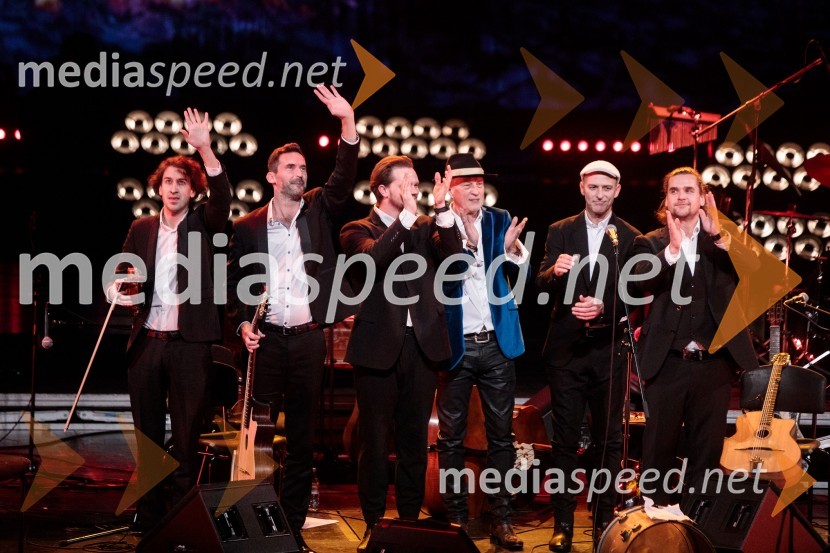  Matija Krečič, violinist in skadatelj, Momento Cigano;  Teo Collori, glasbenik, Momento Cigano;  Jošt Lampret, glasbenik, Momento Cigano;  Vlado Kreslin, glasbenik;  Metod Banko, pevec, kitarist, Momento Cigano;  Matej Kužel, glasbenik, Momento CiganoVlado Kreslin: Vse se da, tradicionalni koncert v Cankarjevem domu