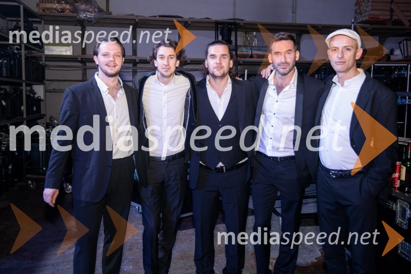  Jošt Lampret, glasbenik, Momento Cigano;  Matija Krečič, violinist in skadatelj, Momento Cigano;  Matej Kužel, glasbenik, Momento Cigano;  Teo Collori, glasbenik, Momento Cigano;  Metod Banko, pevec, kitarist, Momento CiganoVlado Kreslin: Vse se da, tradicionalni koncert v Cankarjevem domu