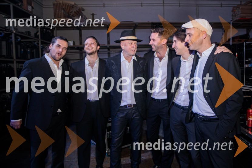  Matej Kužel, glasbenik, Momento Cigano;  Jošt Lampret, glasbenik, Momento Cigano;  Vlado Kreslin, glasbenik;  Teo Collori, glasbenik, Momento Cigano;  Matija Krečič, violinist in skadatelj, Momento Cigano;  Metod Banko, pevec, kitarist, Momento CiganoVlado Kreslin: Vse se da, tradicionalni koncert v Cankarjevem domu