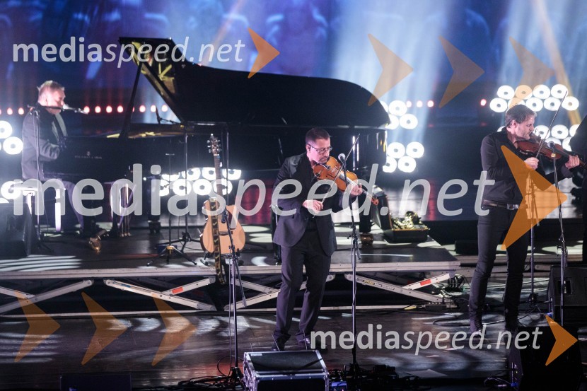  Iztok Cergol, glasbenik;  Samo Budna, glasbenikVlado Kreslin: Vse se da, tradicionalni koncert v Cankarjevem domu