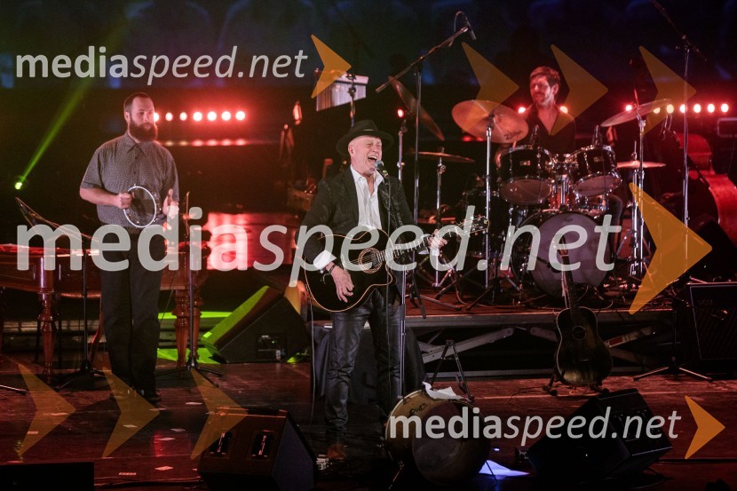  Luka Ovsec, tolkala;  Vlado Kreslin, glasbenikVlado Kreslin: Vse se da, tradicionalni koncert v Cankarjevem domu