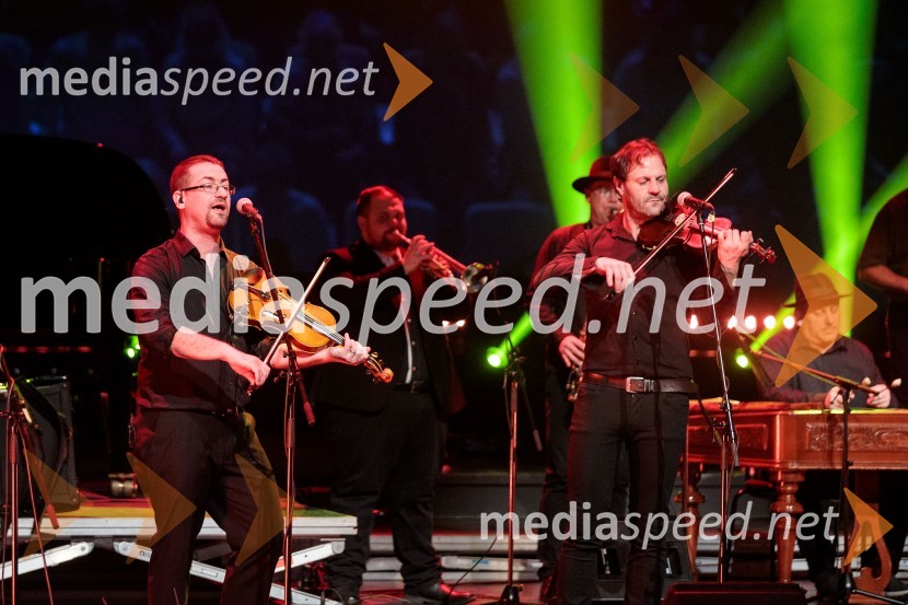  Iztok Cergol, glasbenik;  Samo Budna, glasbenikVlado Kreslin: Vse se da, tradicionalni koncert v Cankarjevem domu