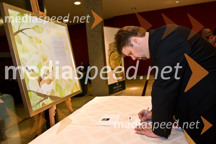 Dobrodelna licitacija originalnih rokopisov slovenskih pesnikovVeliki rotarijski ples 2009