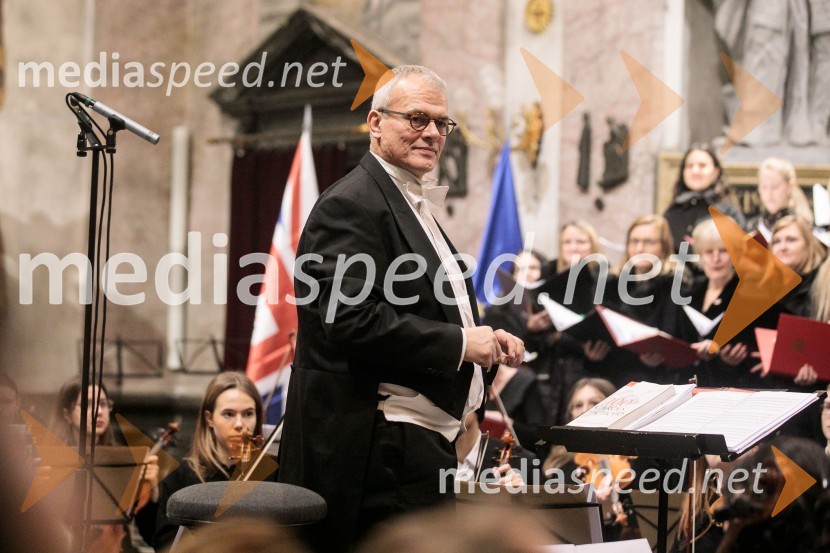  Simon Over, dirigentSlavnostni božični koncert Slovenskega in Britanskega parlamentarnega zbora