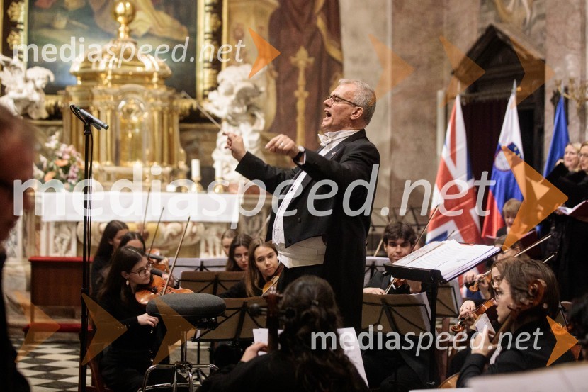  Simon Over, dirigentSlavnostni božični koncert Slovenskega in Britanskega parlamentarnega zbora