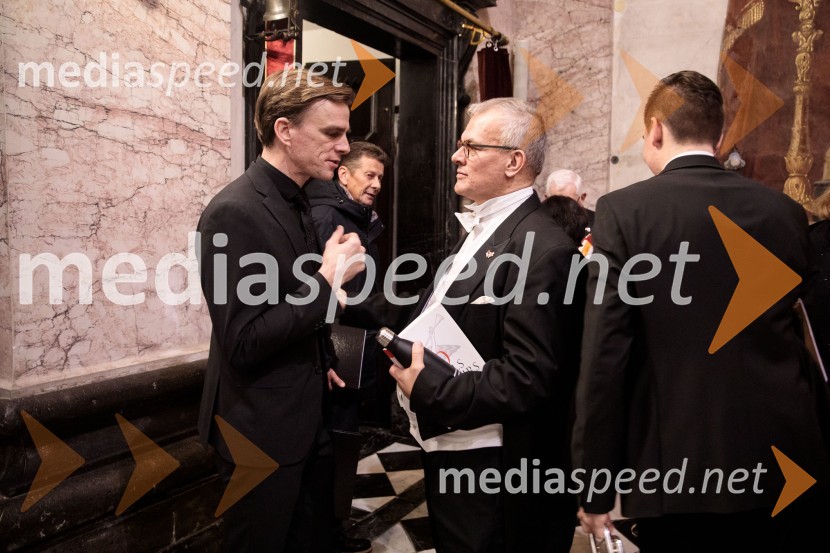  ... ;  Simon Over, dirigentSlavnostni božični koncert Slovenskega in Britanskega parlamentarnega zbora