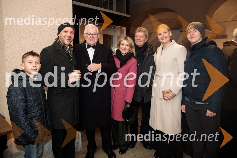  ... ;  ... ;  Lord German, dirigent;  Barbara Uranjek, direktorica, Britansko-slovenska gospodarska zbornica;  ... ;  ... ;  ... Slavnostni božični koncert Slovenskega in Britanskega parlamentarnega zbora