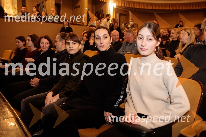  Jaša Šugman;  Andreja Šugman, SiTi Teater;  Sofija ŠugmanMojih 5 minut je danes, dobrodelni koncert za Sklad Jerneja Šugmana