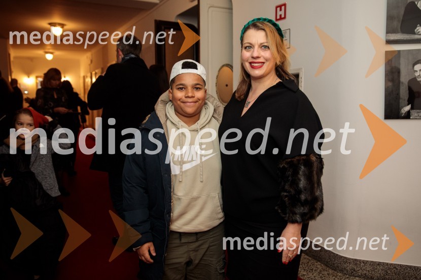  ... ;  Špela  Šikovec, Francosko slovenski poslovni klubMojih 5 minut je danes, dobrodelni koncert za Sklad Jerneja Šugmana