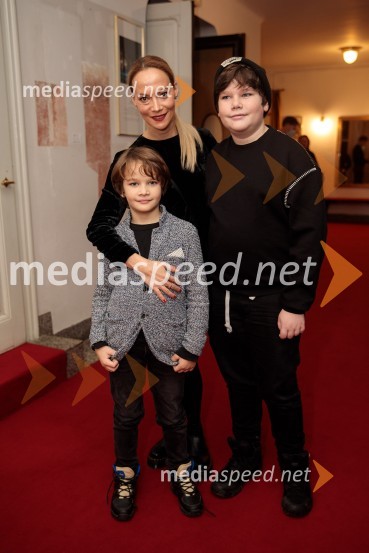  Oskar Emeršič;  Viktorija Bencik Emeršič, igralka;  Tibor EmeršičMojih 5 minut je danes, dobrodelni koncert za Sklad Jerneja Šugmana