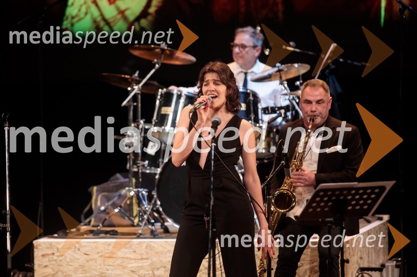  Urša Kavčič, igralkaMojih 5 minut je danes, dobrodelni koncert za Sklad Jerneja Šugmana