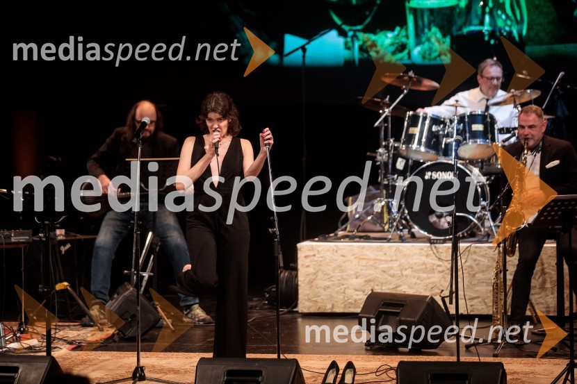  Urša Kavčič, igralkaMojih 5 minut je danes, dobrodelni koncert za Sklad Jerneja Šugmana