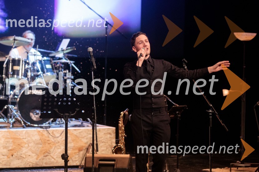  Klemen Slakonja, igralec, komik in TV voditeljMojih 5 minut je danes, dobrodelni koncert za Sklad Jerneja Šugmana