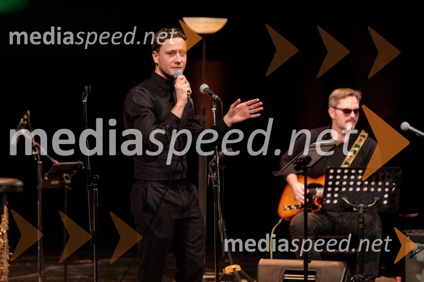  Klemen Slakonja, igralec, komik in TV voditelj;  Jurij  Zrnec, igralecMojih 5 minut je danes, dobrodelni koncert za Sklad Jerneja Šugmana