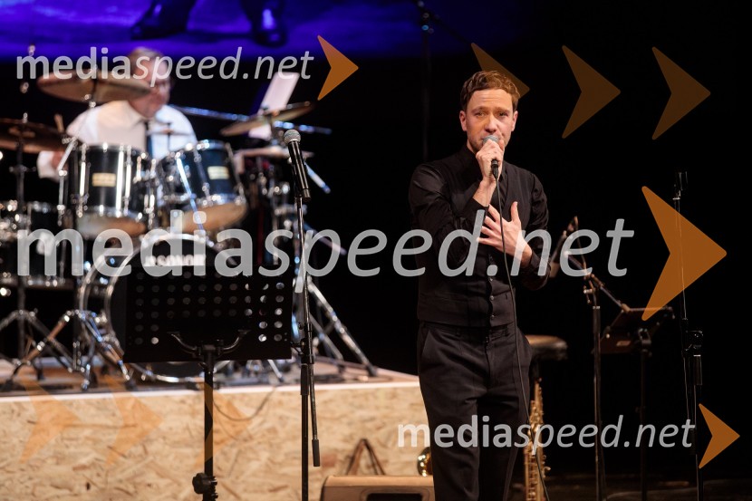  Klemen Slakonja, igralec, komik in TV voditeljMojih 5 minut je danes, dobrodelni koncert za Sklad Jerneja Šugmana