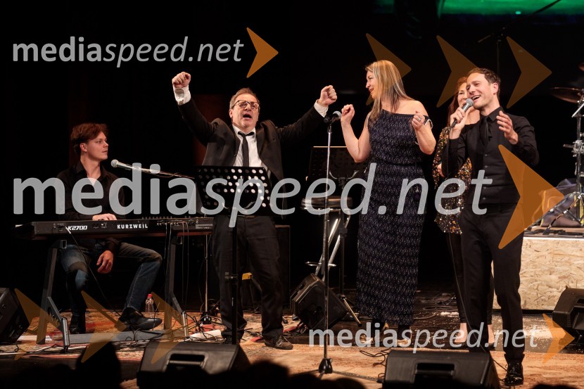  ... ;  Bojan Emeršič, igralec;  Nina Valič, igralka;  Klemen Slakonja, igralec, komik in TV voditeljMojih 5 minut je danes, dobrodelni koncert za Sklad Jerneja Šugmana