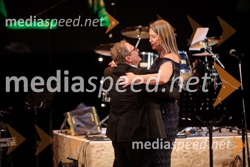  Bojan Emeršič, igralec;  Nina Valič, igralkaMojih 5 minut je danes, dobrodelni koncert za Sklad Jerneja Šugmana