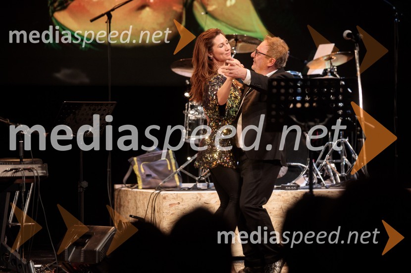  Sabina  Kogovšek, igralka;  Bojan Emeršič, igralecMojih 5 minut je danes, dobrodelni koncert za Sklad Jerneja Šugmana