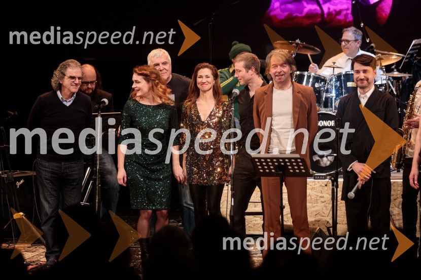  Aljoša Kosor, skupina Bossa de novo;  ... ;  Aleksandra Ilijevski, pevka, skupina Pliš;  Zoran Predin, glasbenik;  Sabina  Kogovšek, igralka;  ... ;  Robert Pešut - Magnifico, glasbenik;  Saša Tabaković, igralec, nekdanji poslanec SMCMojih 5 minut je danes, dobrodelni koncert za Sklad Jerneja Šugmana