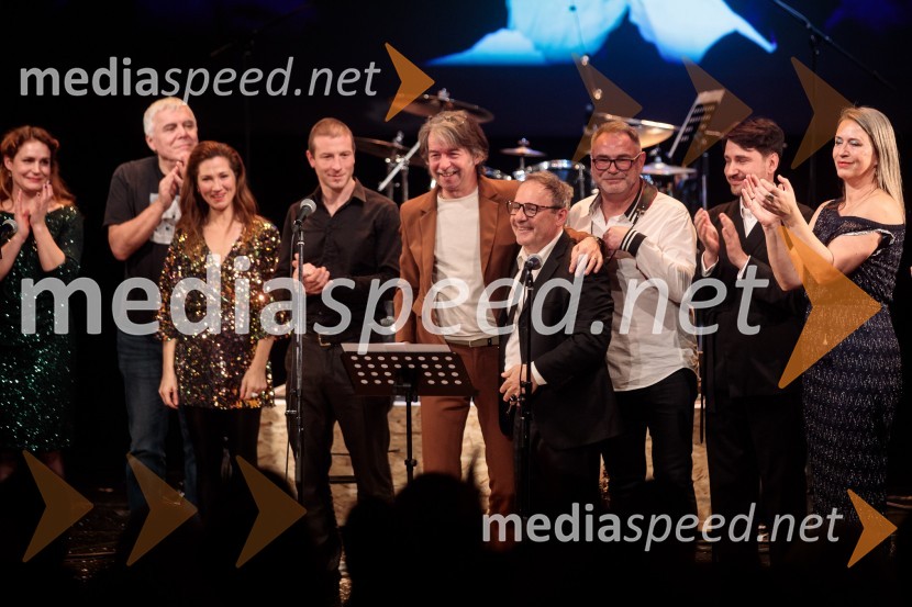  Aleksandra Ilijevski, pevka, skupina Pliš;  Zoran Predin, glasbenik;  Sabina  Kogovšek, igralka;  ... ;  Robert Pešut - Magnifico, glasbenik;  Bojan Emeršič, igralec;  ... ;  Saša Tabaković, igralec, nekdanji poslanec SMC;  Nina Valič, igralkaMojih 5 minut je danes, dobrodelni koncert za Sklad Jerneja Šugmana