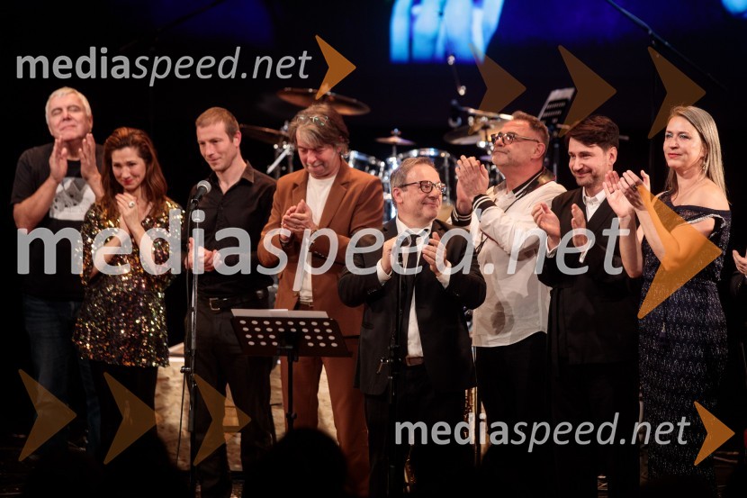  Zoran Predin, glasbenik;  Sabina  Kogovšek, igralka;  ... ;  Robert Pešut - Magnifico, glasbenik;  Bojan Emeršič, igralec;  ... ;  Saša Tabaković, igralec, nekdanji poslanec SMC;  Nina Valič, igralkaMojih 5 minut je danes, dobrodelni koncert za Sklad Jerneja Šugmana